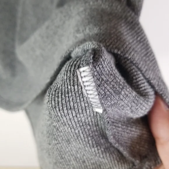 Green Envelope Ribbed Cold Shoulder Top Small - Picture 7 of 7